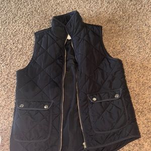 Black puff vest